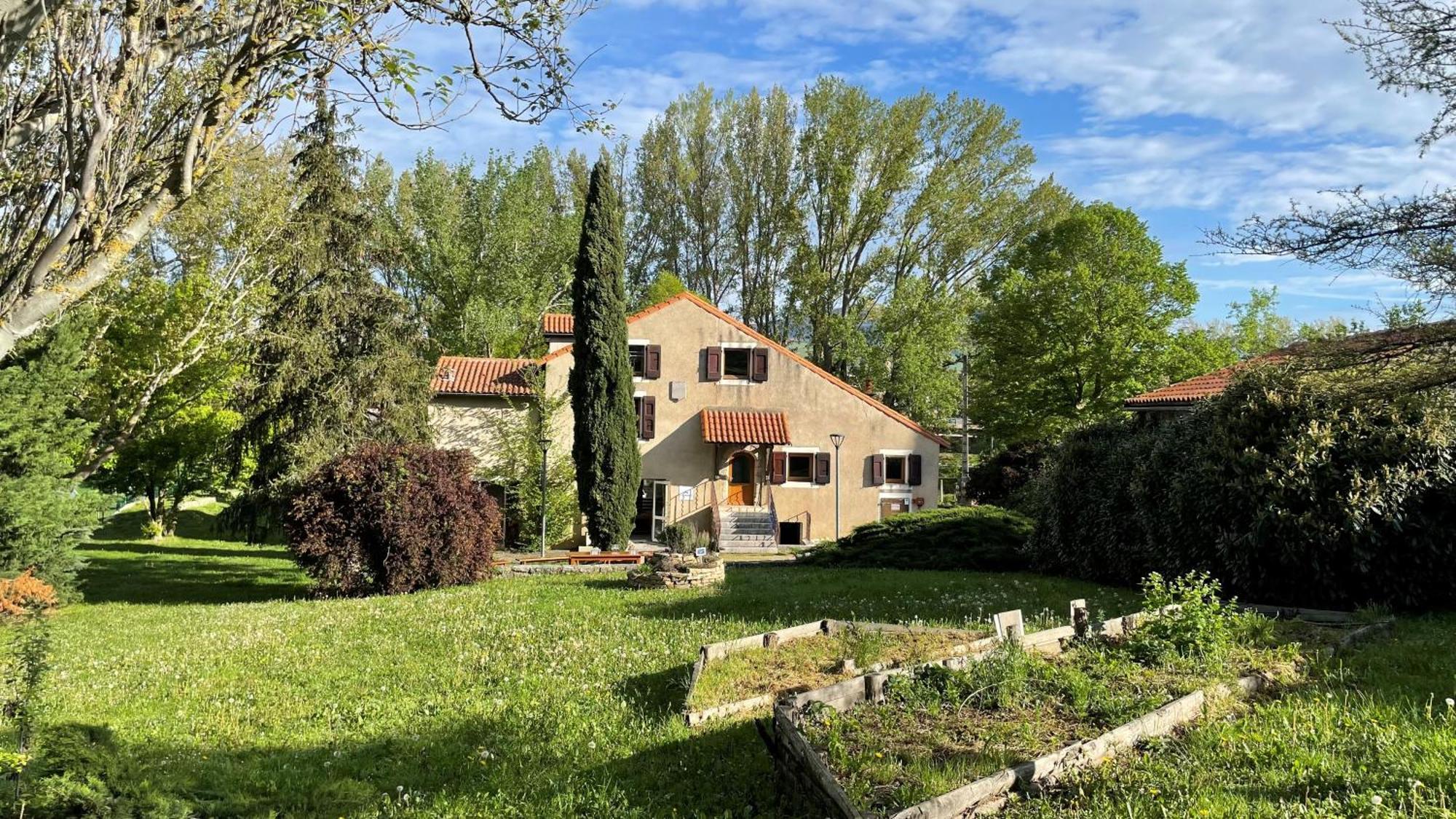 Auberge De Jeunesse Hi Millau La Maladrerie Zewnętrze zdjęcie